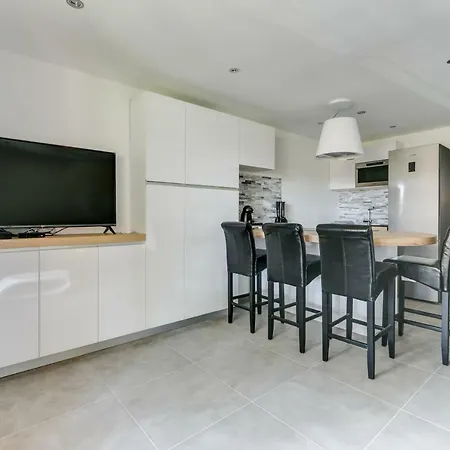 Le Hameau Des Pins Apartment